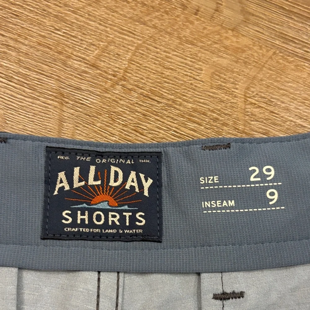 NWT - Faherty Men's Dark Blue Geometric Shorts